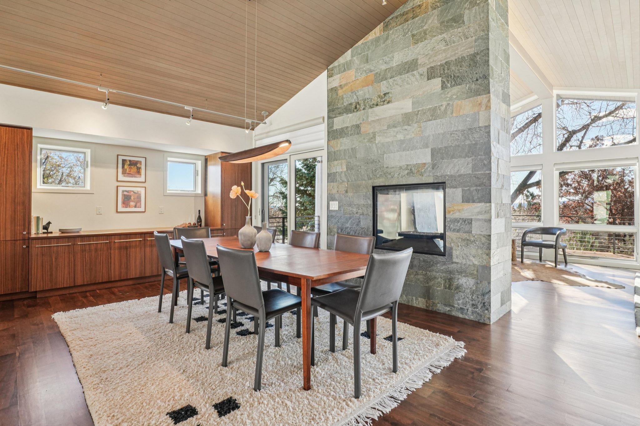 Moss Rock Pl-S1411-015.jpg