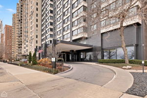 1440 N Lake Shore Dr 19A_004
