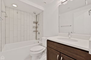 1440 N Lake Shore Dr 19A_020
