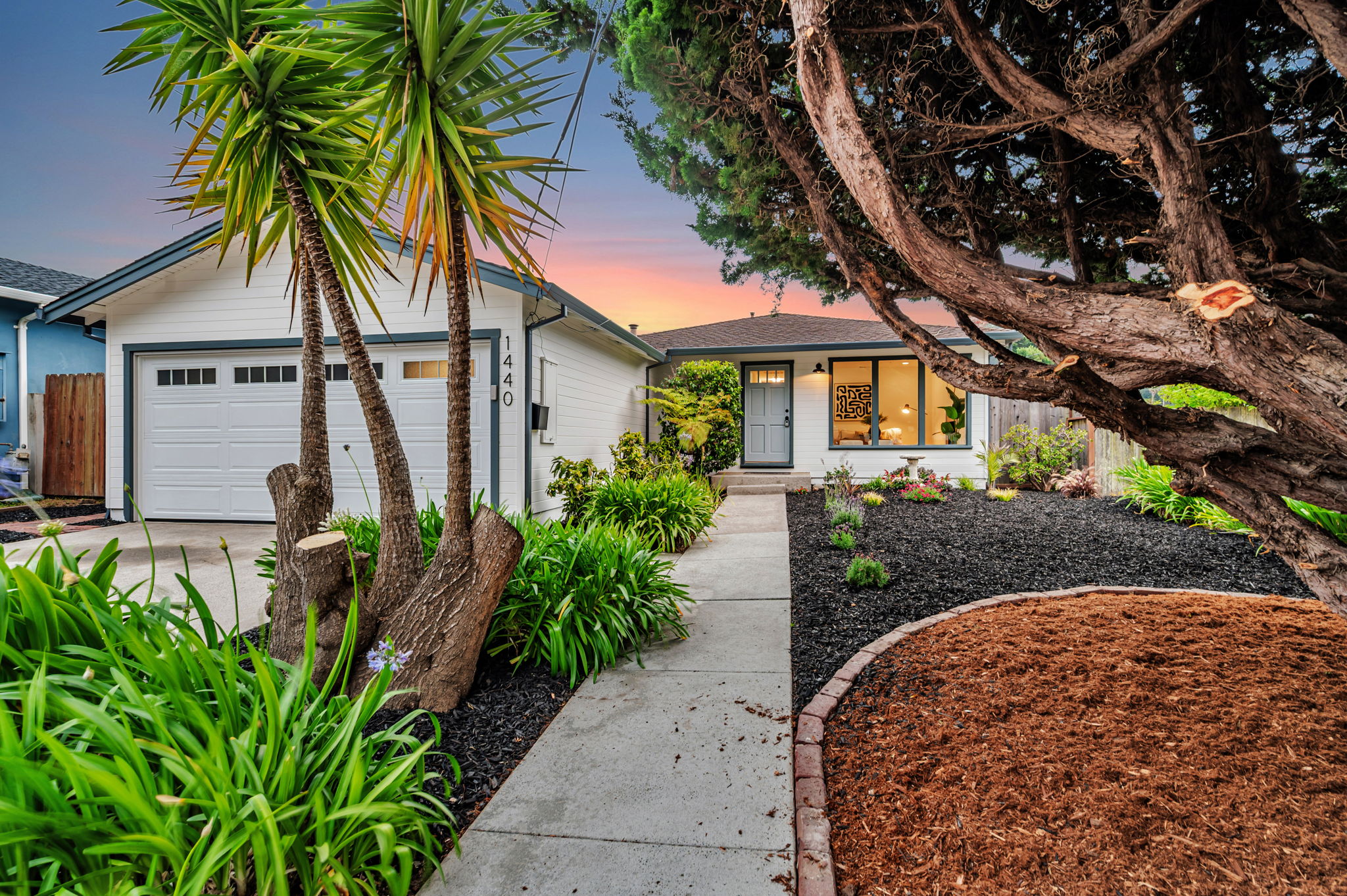 008_TWILIGHT_ 1440 Serra Dr