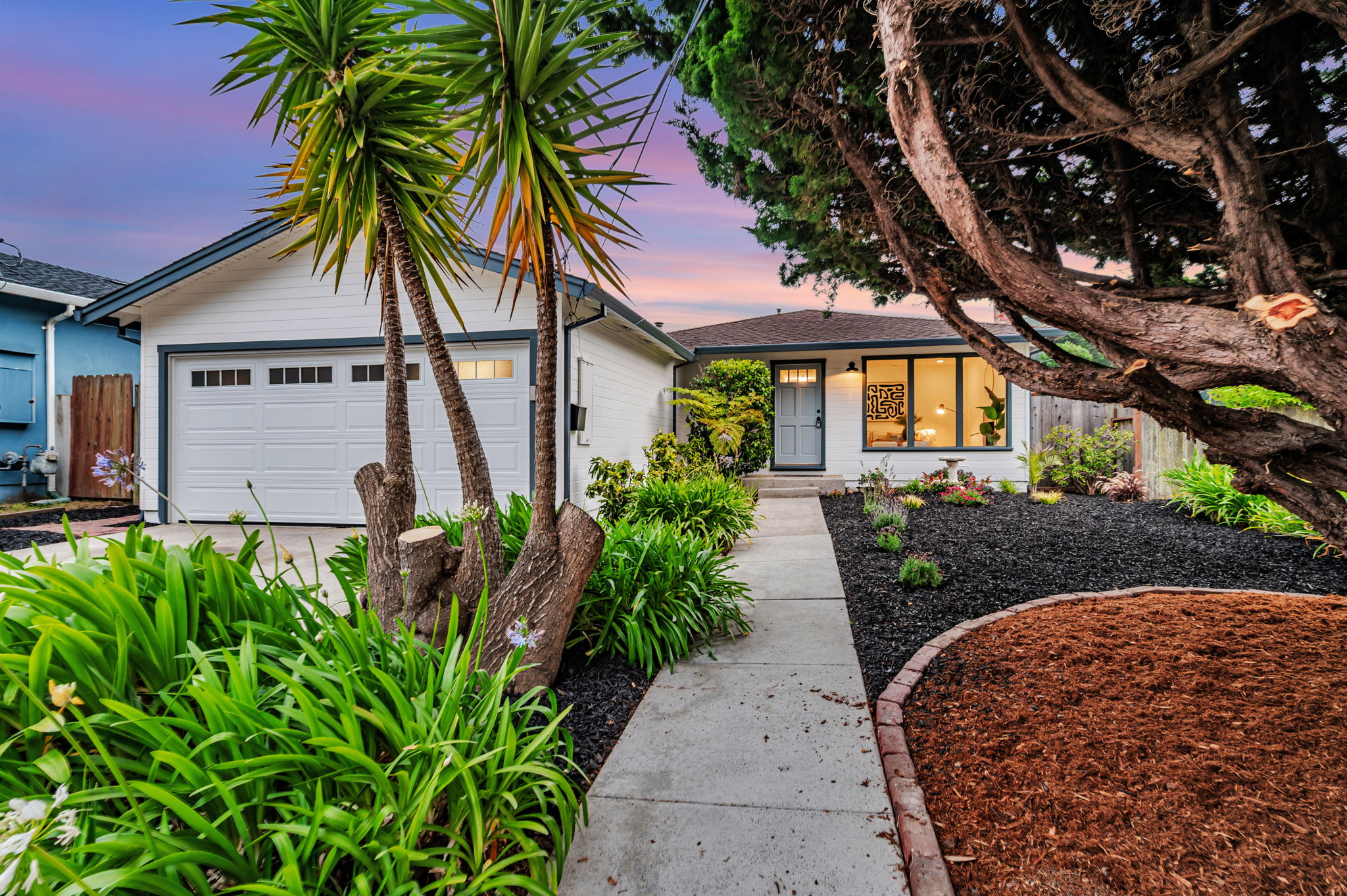 014_TWILIGHT_ 1440 Serra Dr