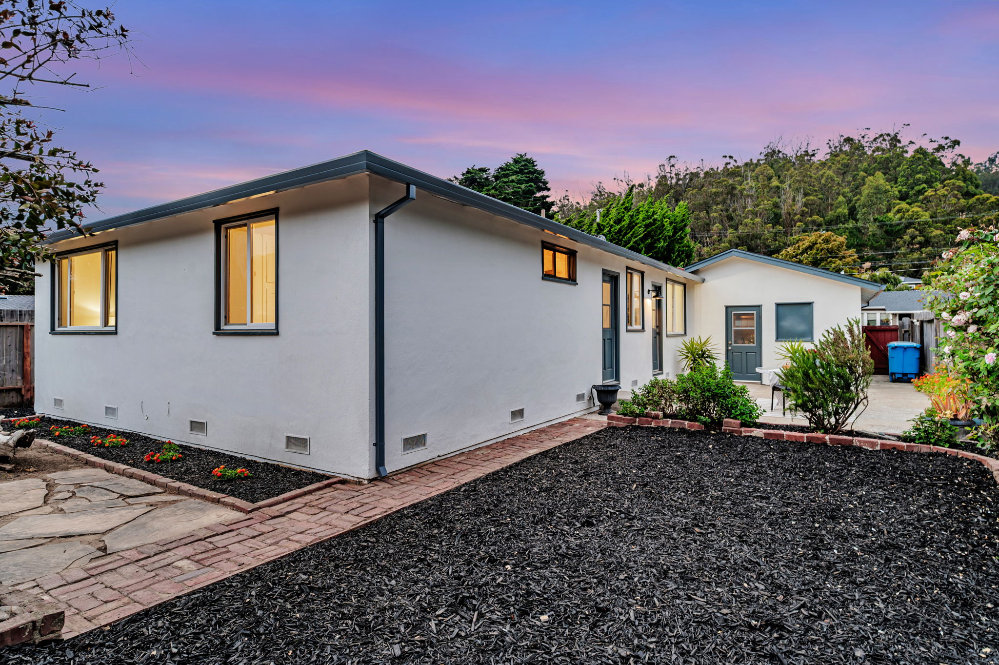 016_TWILIGHT_ 1440 Serra Dr