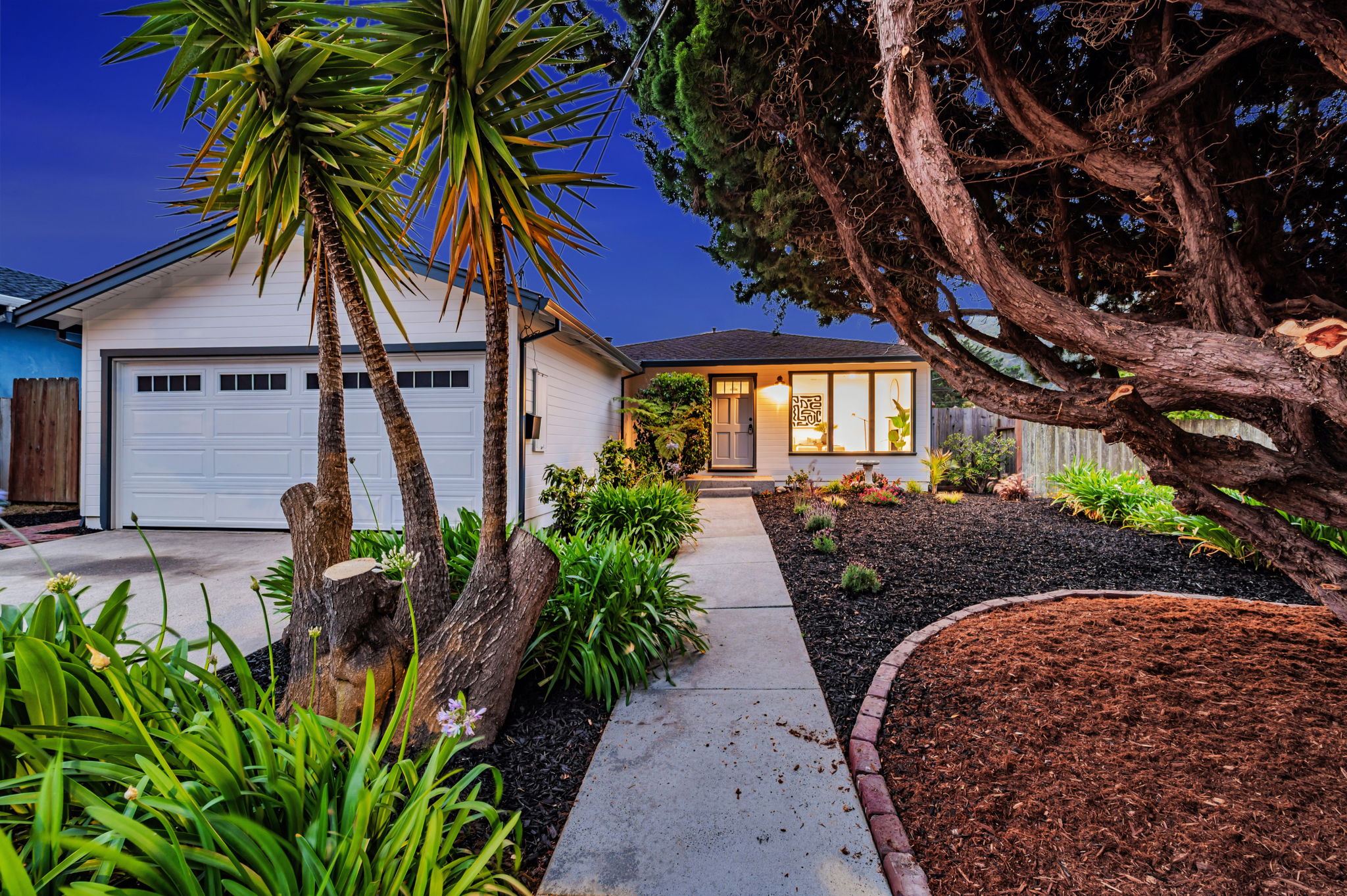 025_TWILIGHT_ 1440 Serra Dr
