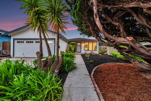 019_TWILIGHT_ 1440 Serra Dr