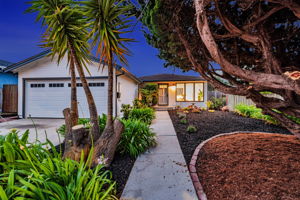 025_TWILIGHT_ 1440 Serra Dr