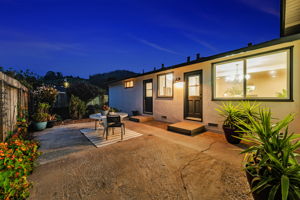 030_TWILIGHT_ 1440 Serra Dr