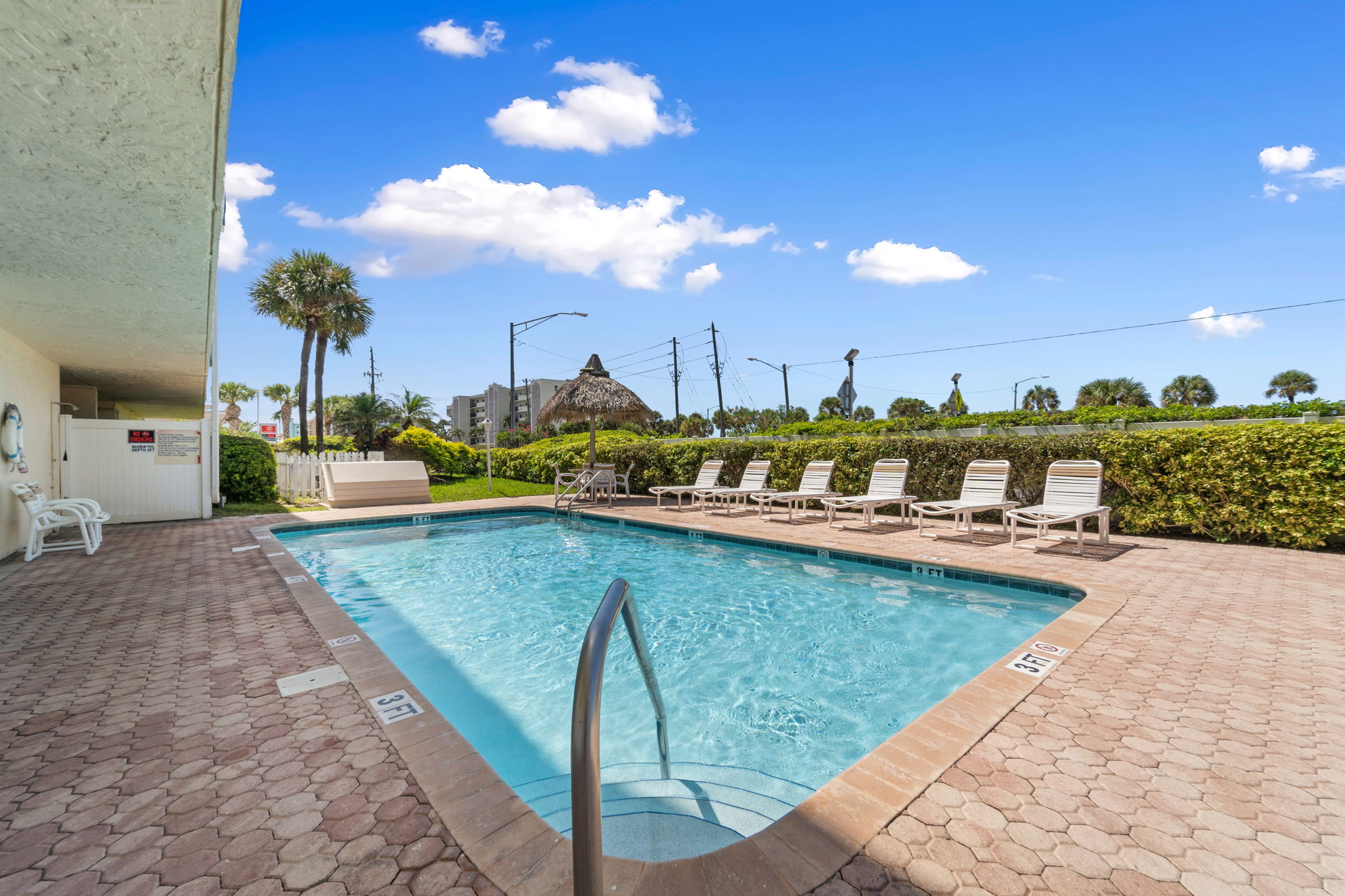 POOL 14401 Gulf Blvd 306 157