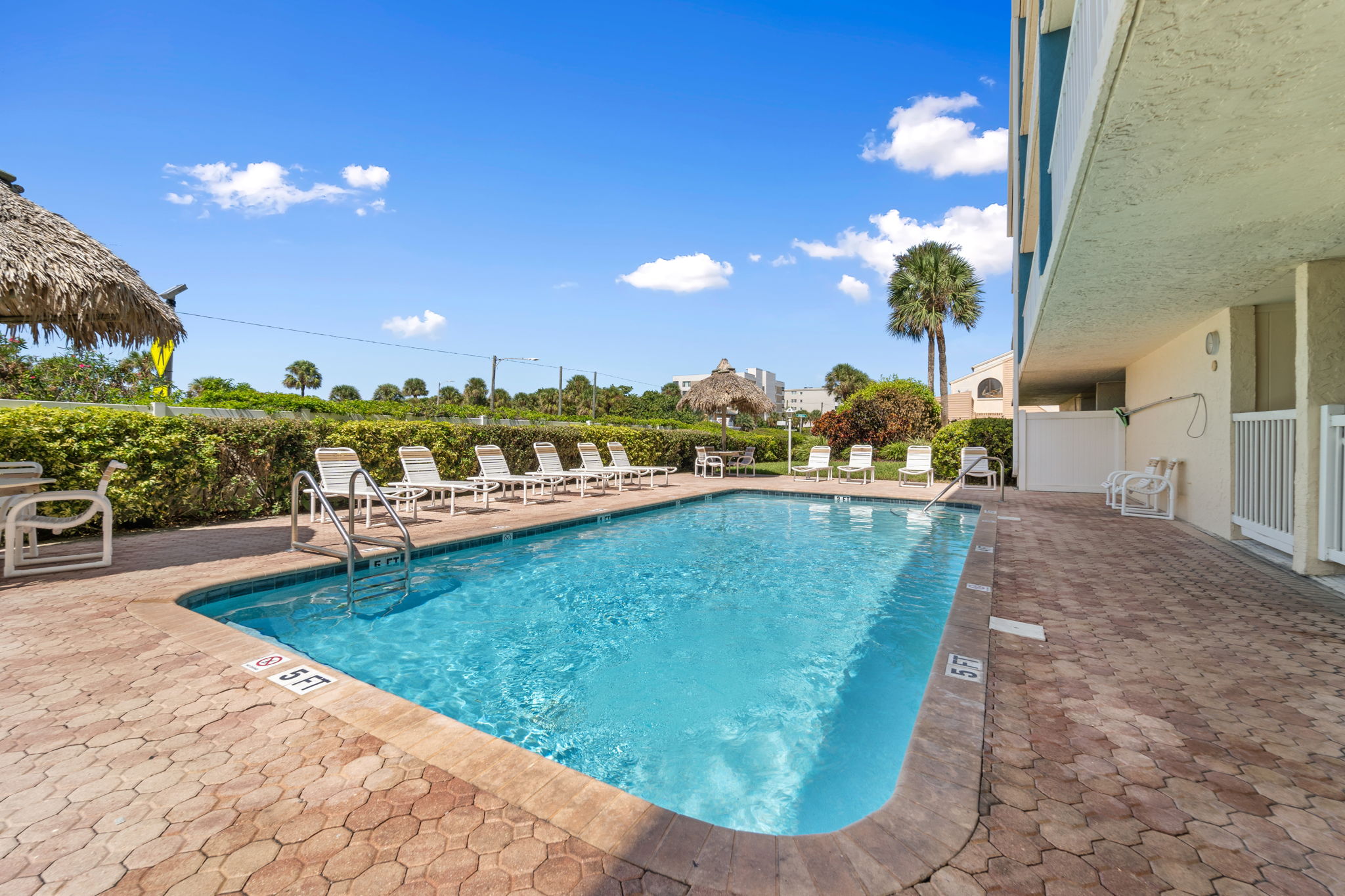 POOL 14401 Gulf Blvd 306 160