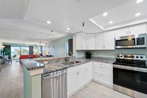 KIT 14401 Gulf Blvd 306 101