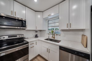 6072 Amberwoods Dr, Boca Raton, FL 33433, USA Photo 21