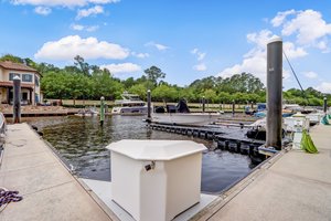 Dock