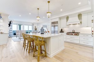 Kitchen/Breakfast Bar