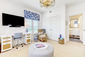 Bedroom/Office