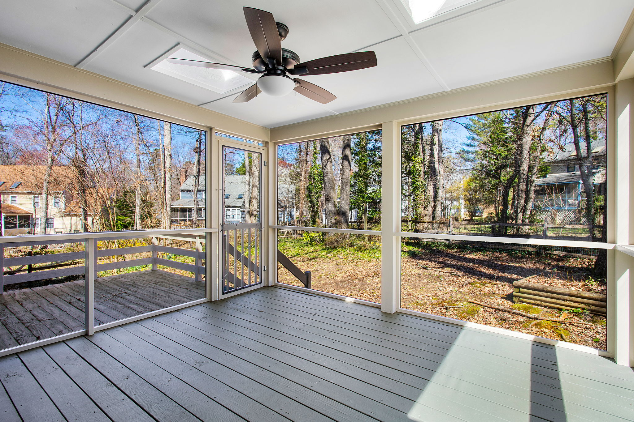 30-Screened Porch