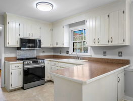 10-Kitchen