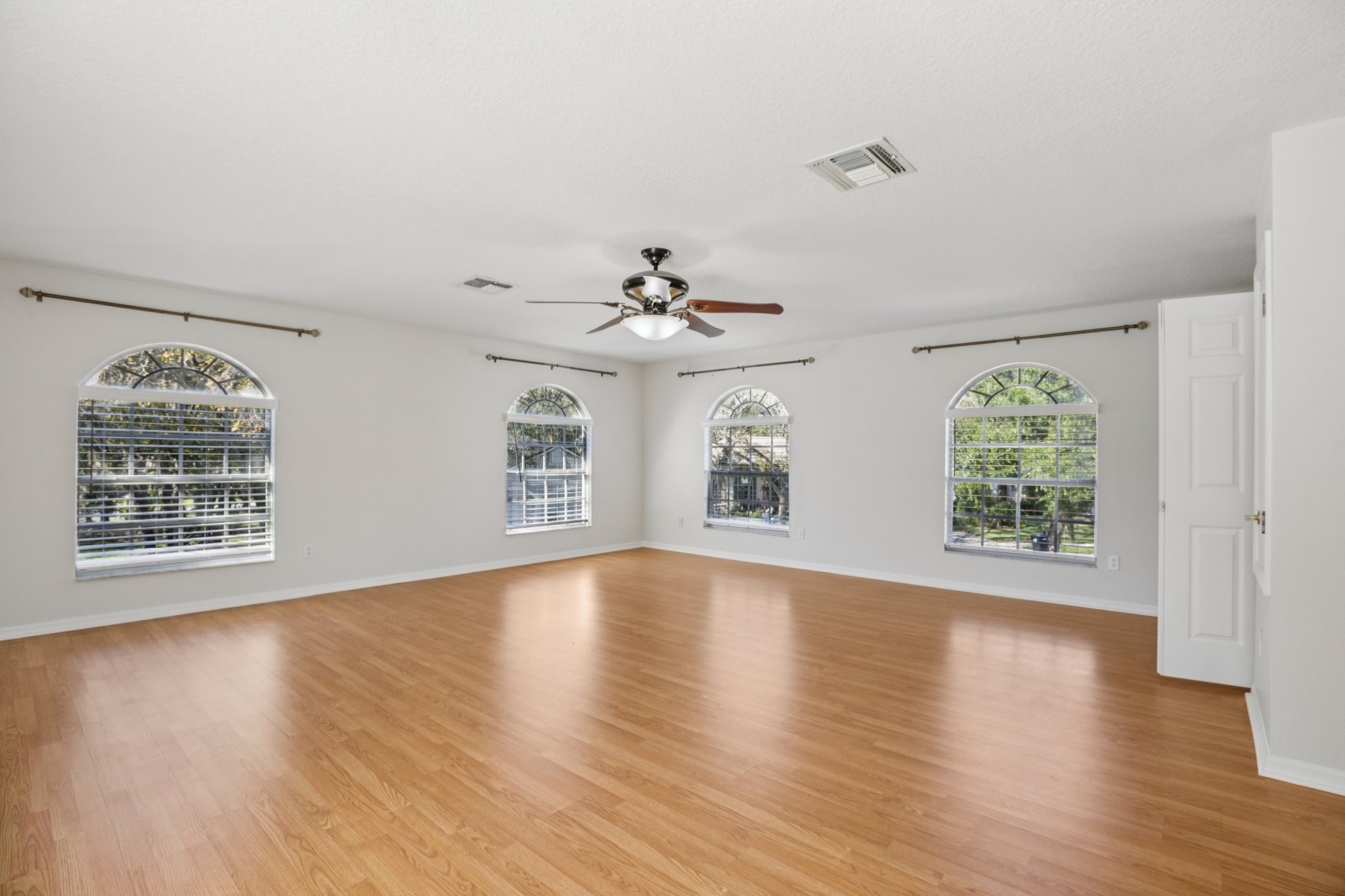 Stamford Cir-S1911-032.jpg