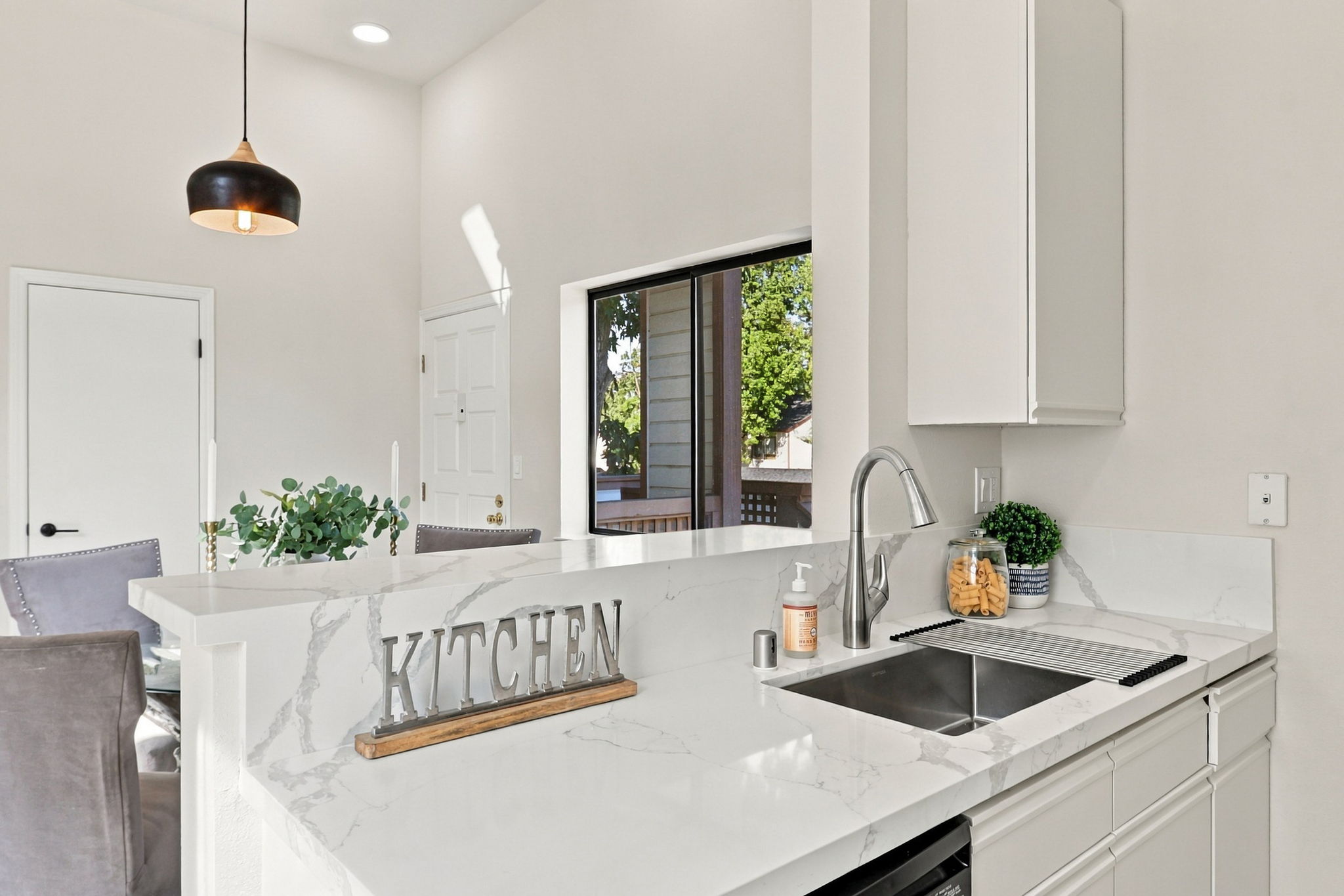 011_F8_1441 Rocklin Ct
