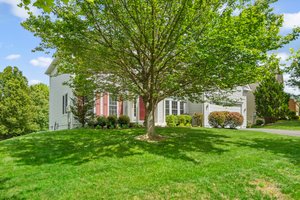 03. 14413 Autumn Crest Rd.jpg