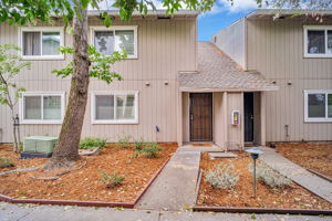 001_14413 Kings Ct