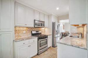 010_14413 Kings Ct