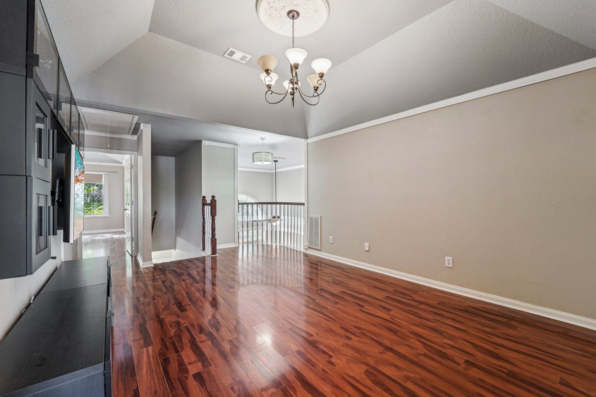 Walters Rd 68-S2810-008.jpg