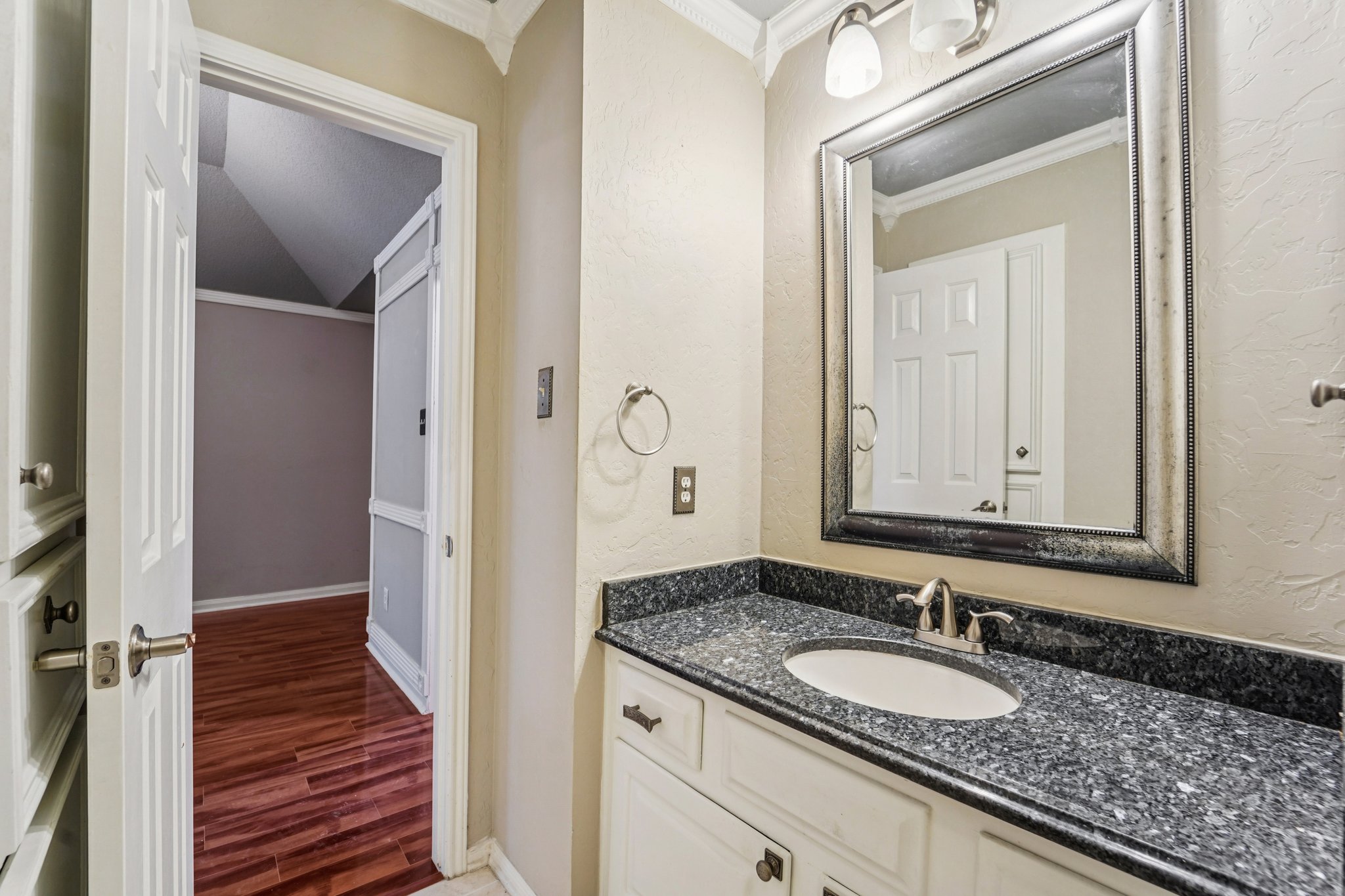 Walters Rd 68-S2810-025.jpg