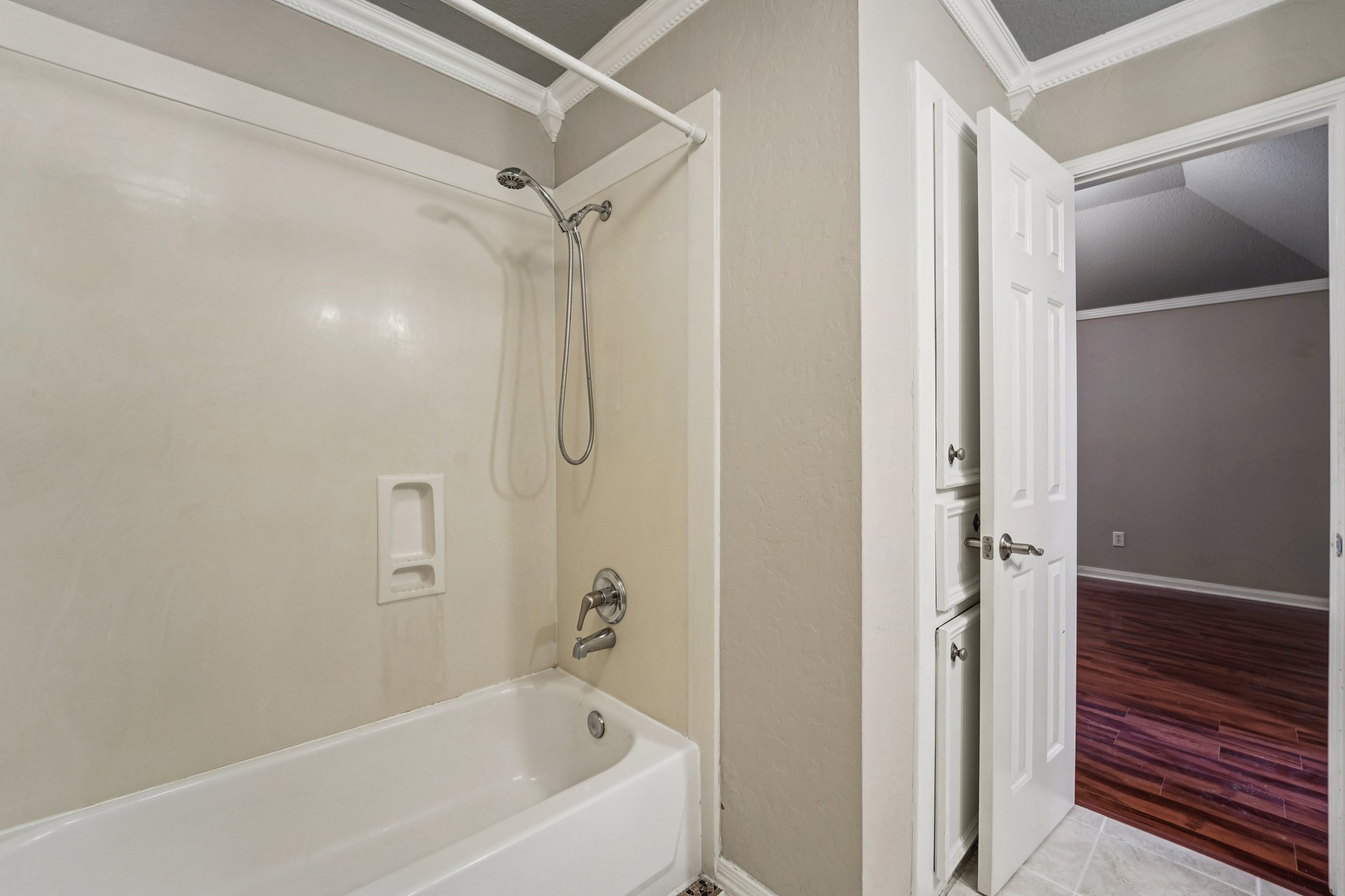 Walters Rd 68-S2810-026.jpg