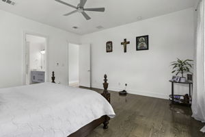  Photo 31