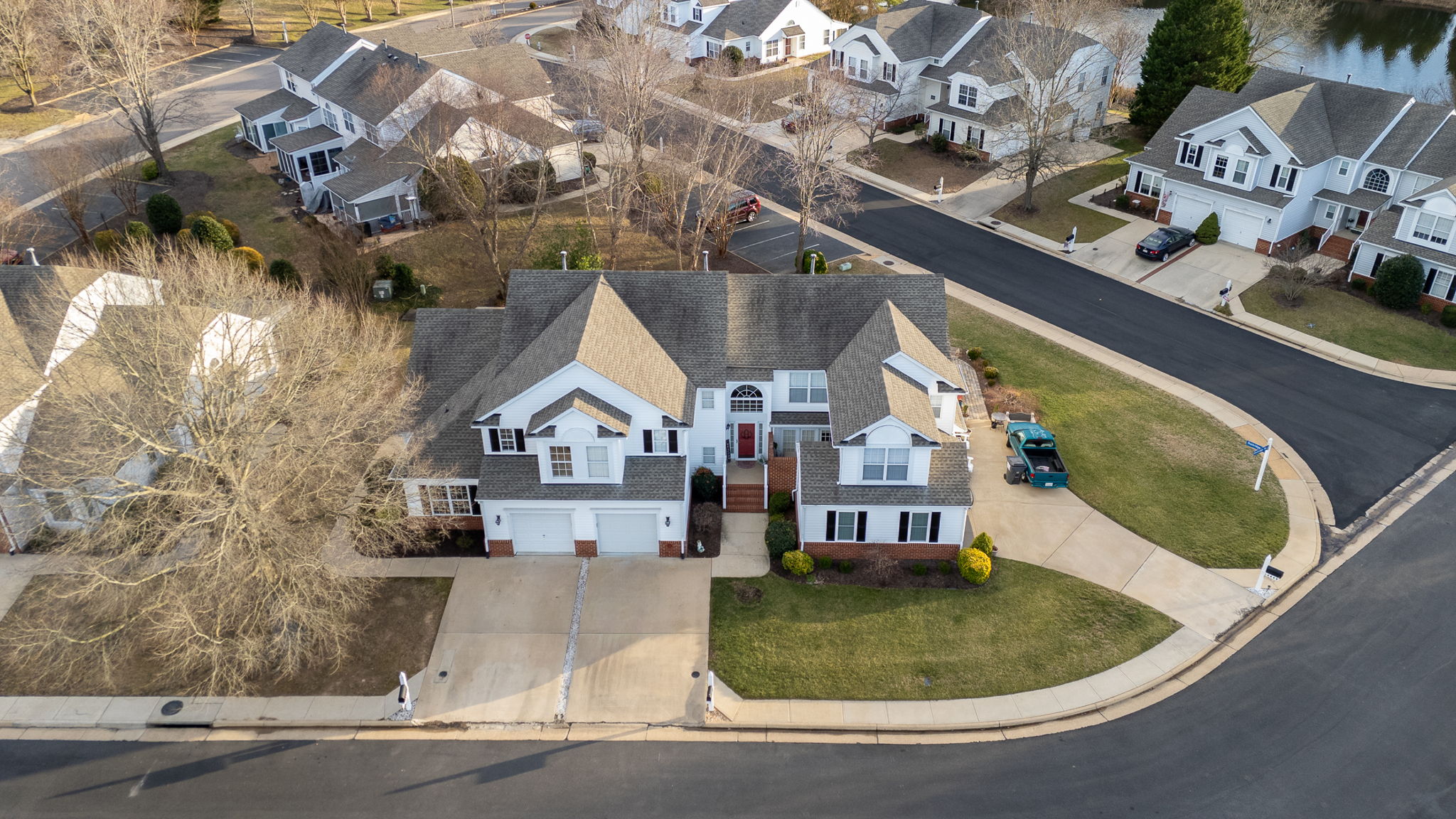 1-Car Garage w/2 Parking Spaces