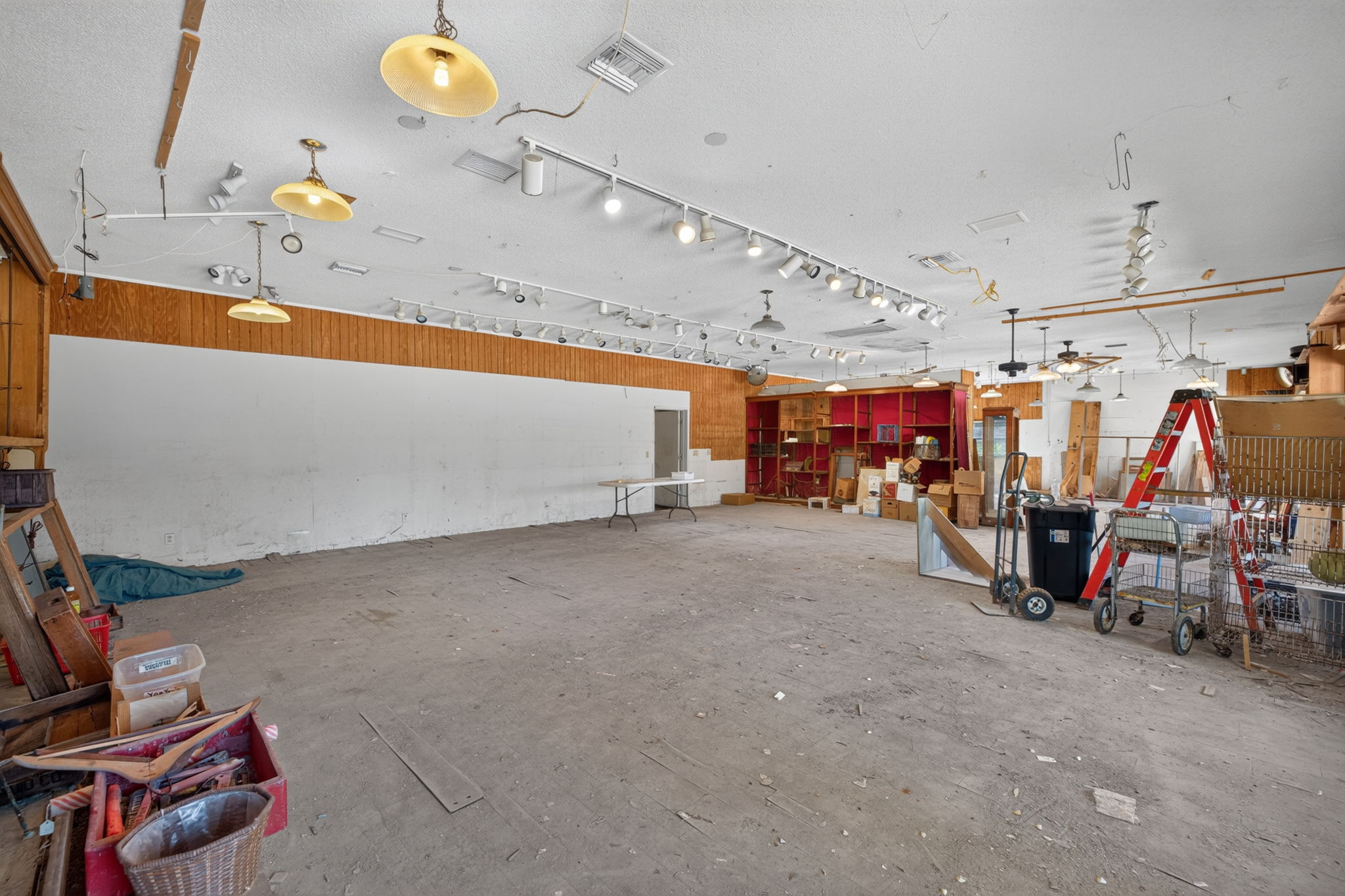 Interior 3