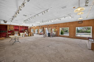 Interior 4