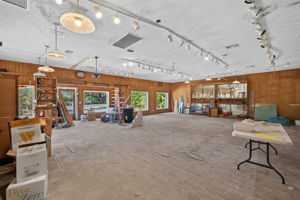 Interior 5