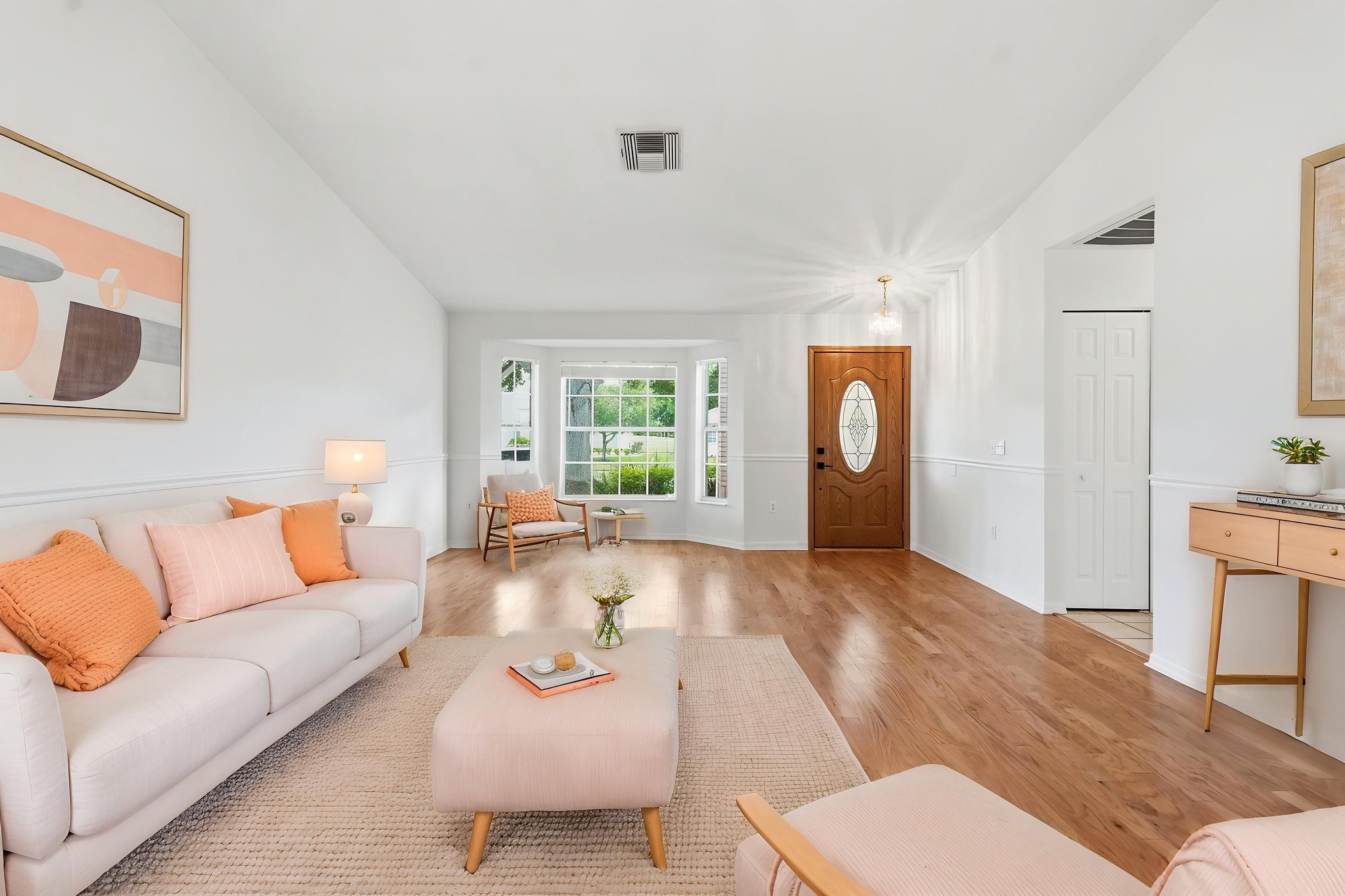 DSC00897 virtually staged.jpeg