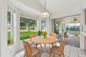 DSC00948 virtually staged.jpeg