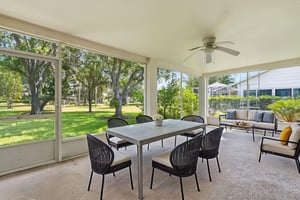 DSC00990 virtually staged.jpeg