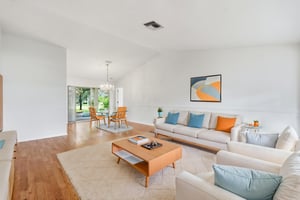 DSC00891 virtually staged.jpeg