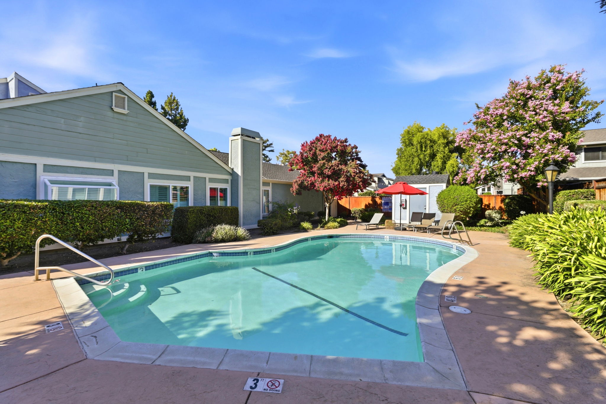 037_F8_1444 Curtiss Ave