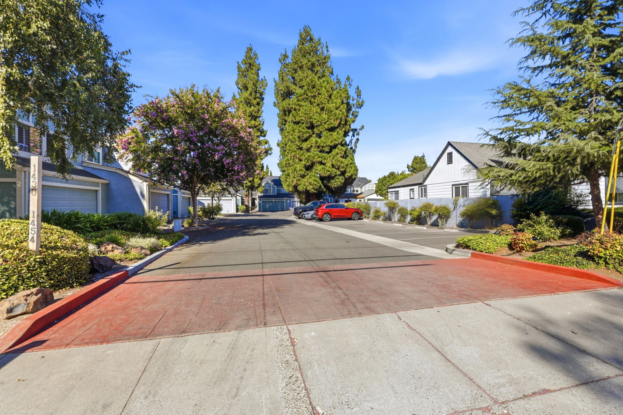 040_F8_1444 Curtiss Ave