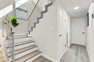 020_F8_1444 Curtiss Ave
