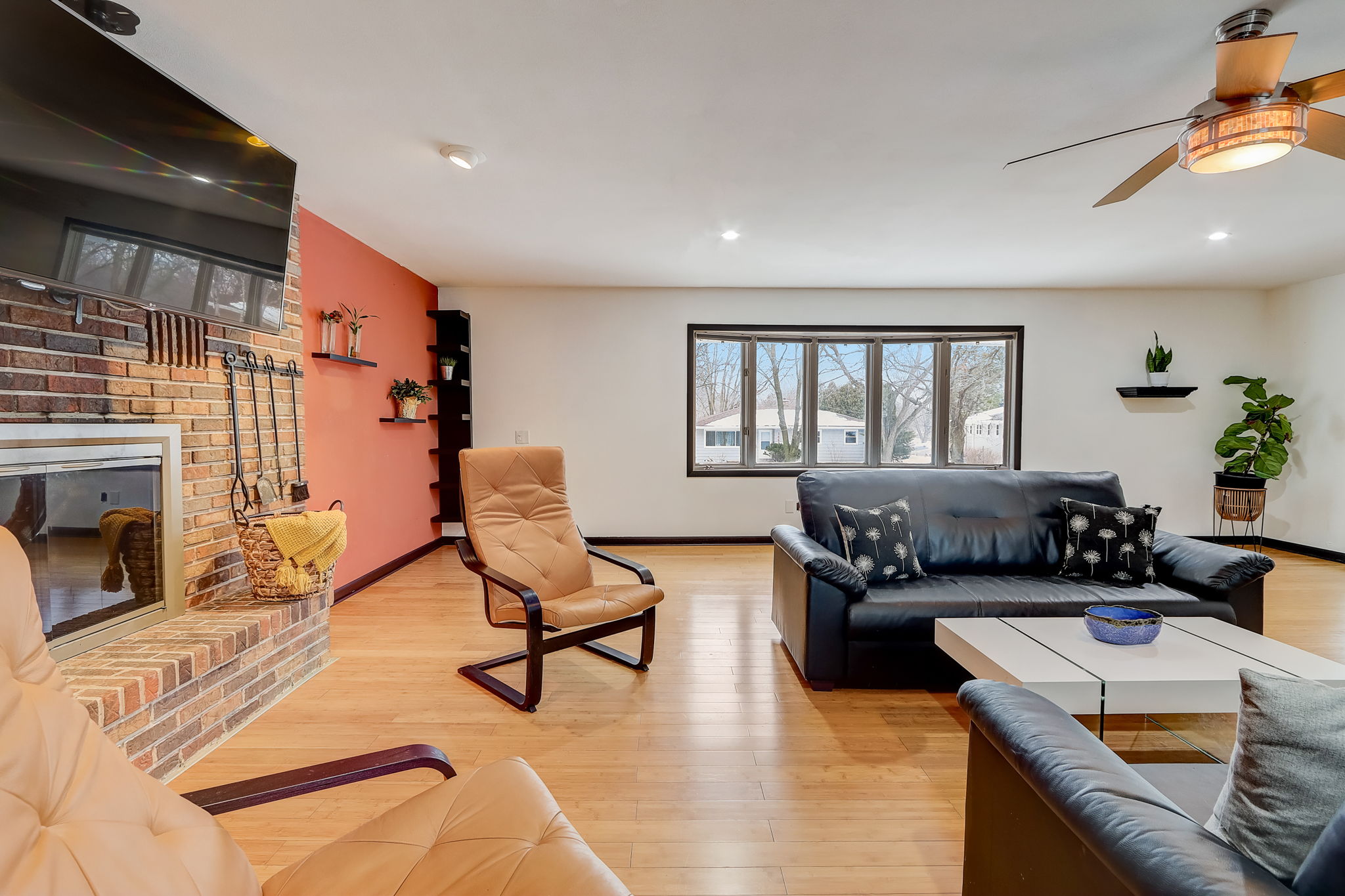 1444 Ellen Ave Madison WI 53716 ShowingTime  Listing Media Services