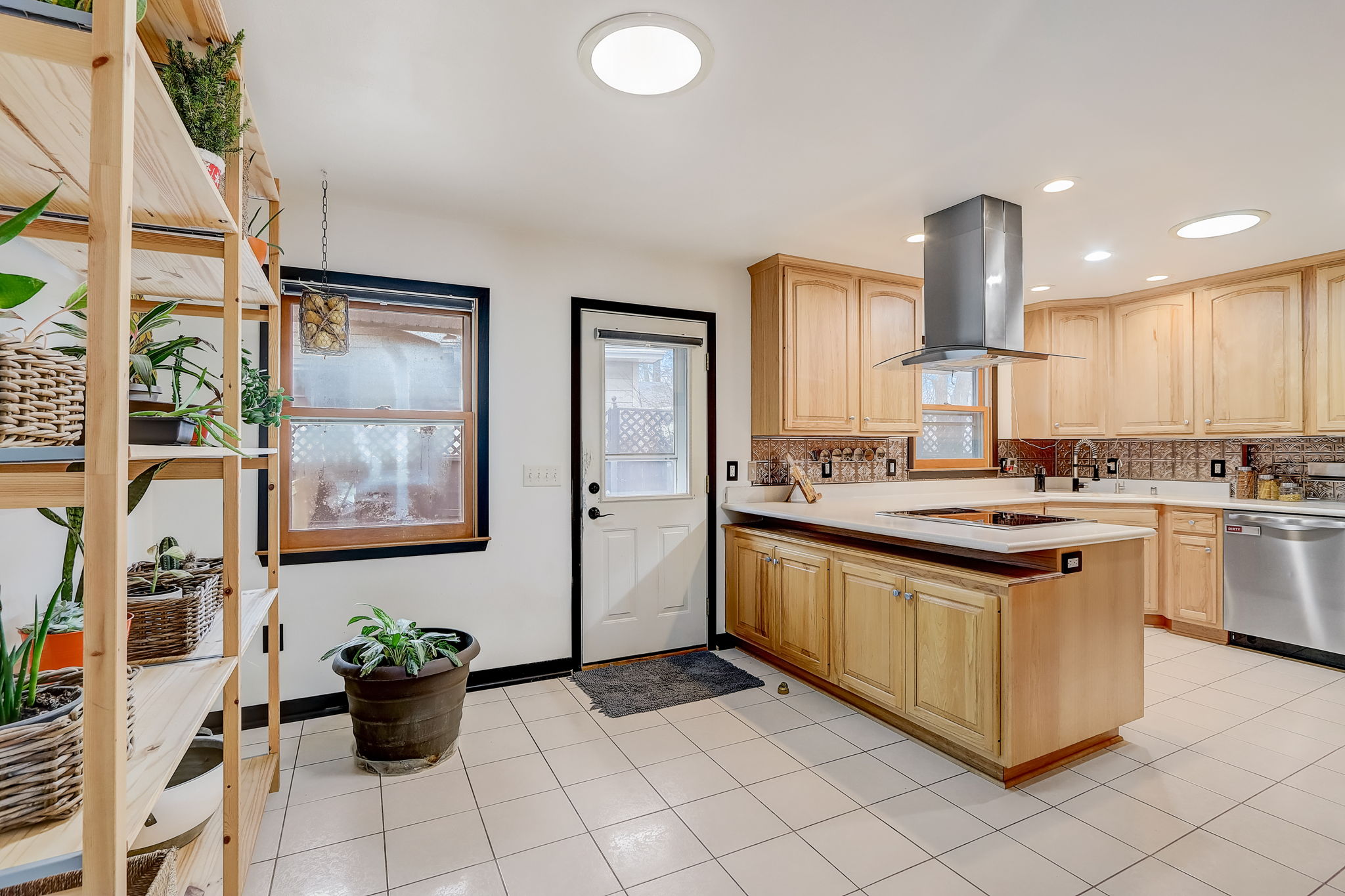 1444 Ellen Ave Madison WI 53716 ShowingTime  Listing Media Services