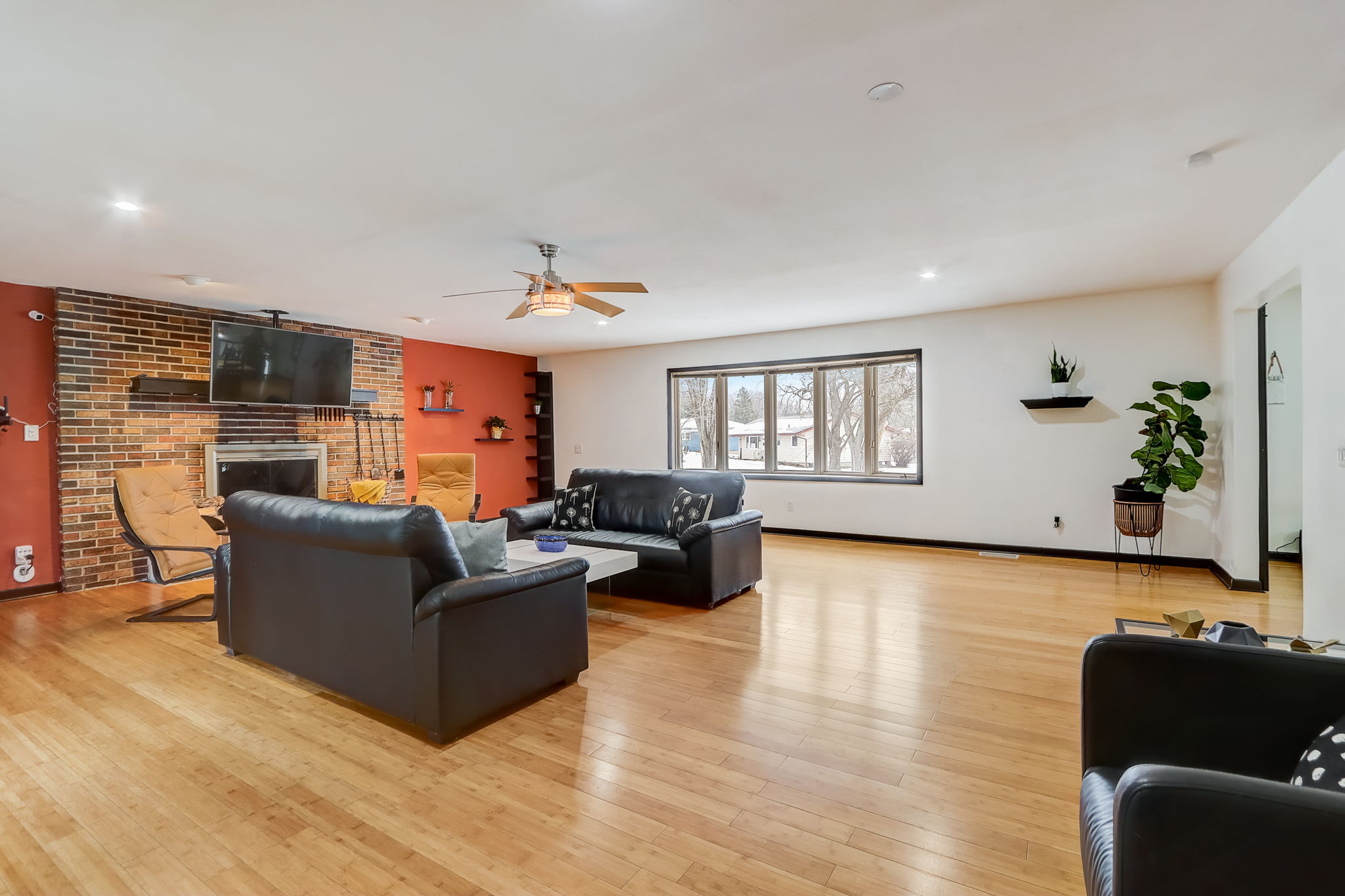 1444 Ellen Ave, Madison, WI 53716 ShowingTime+ Listing Media Services