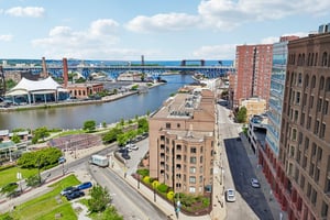 W 10th St 608-S0206-031.jpg