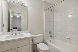  Photo 32