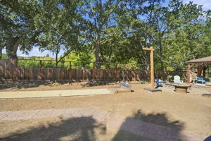  Photo 31