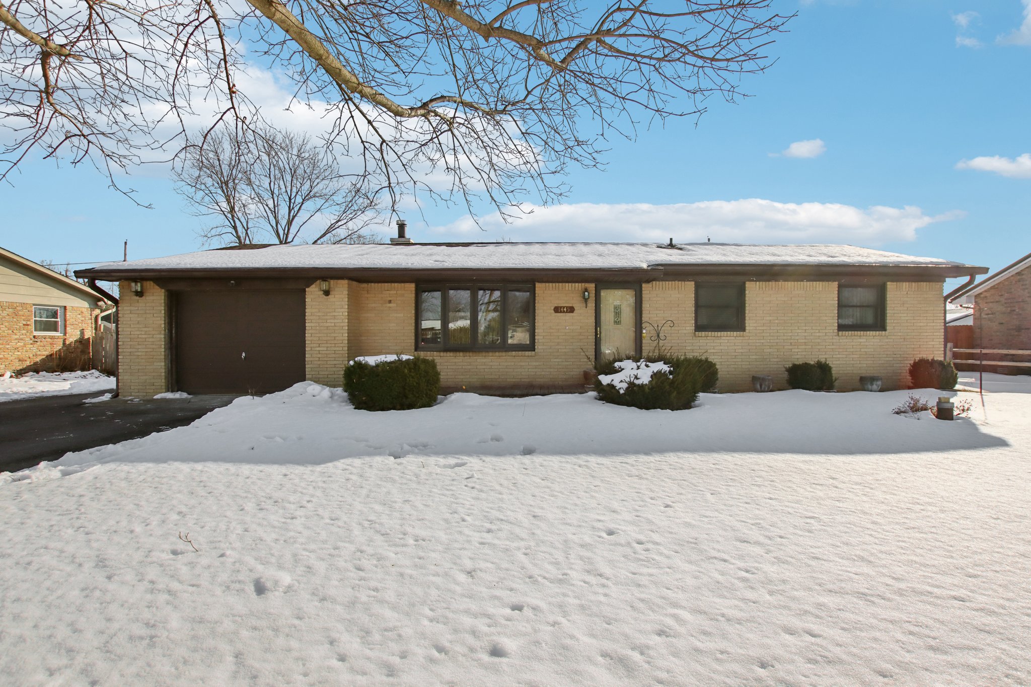 Raymond Rd-S1102-002.jpg