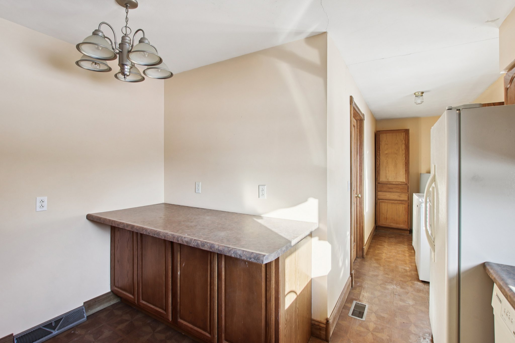 Raymond Rd-S1102-015.jpg