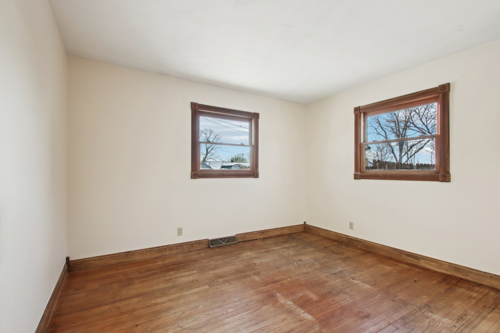 Raymond Rd-S1102-021.jpg