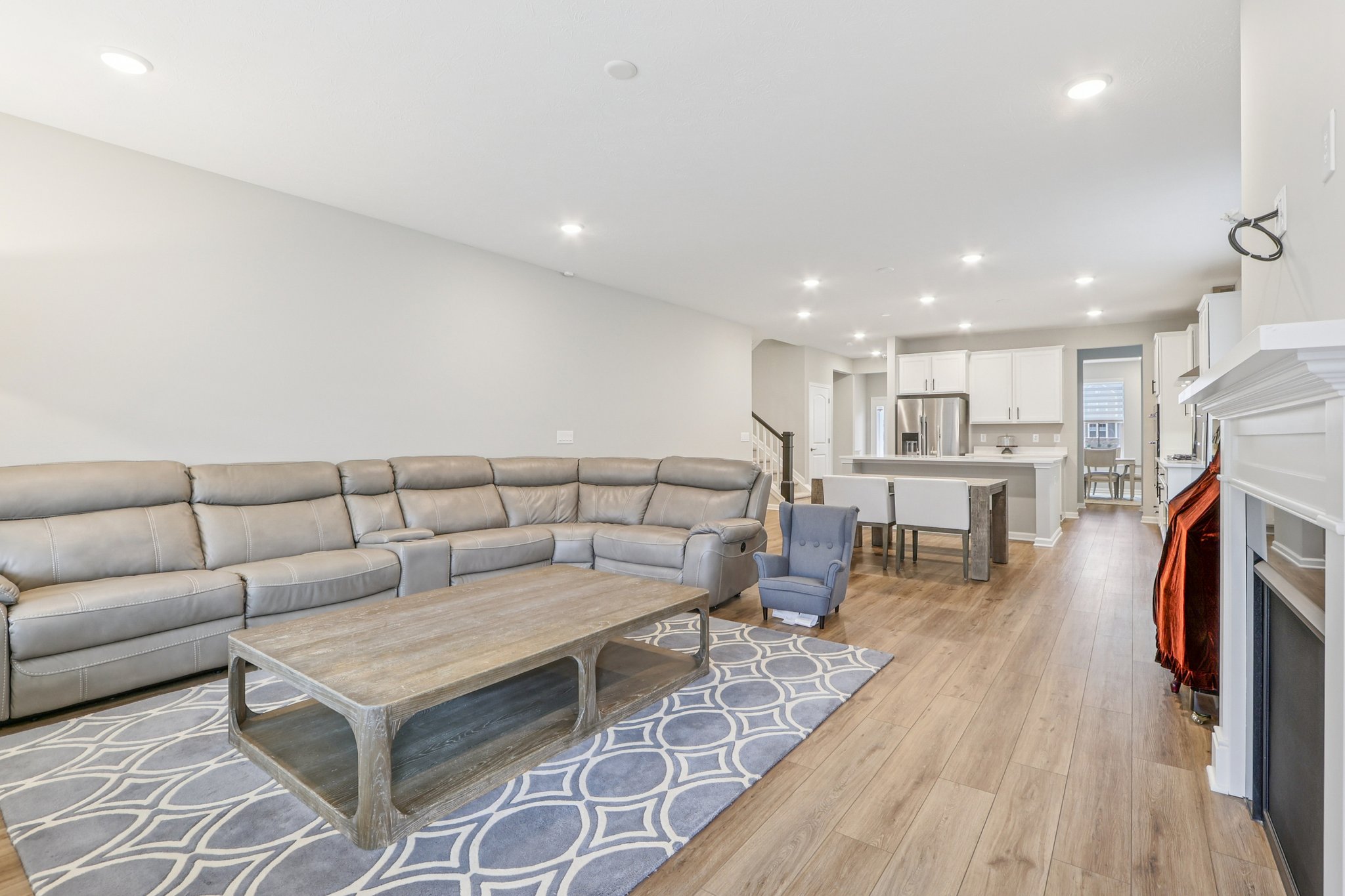 Bishop Birch Pl-S2803-008.jpg