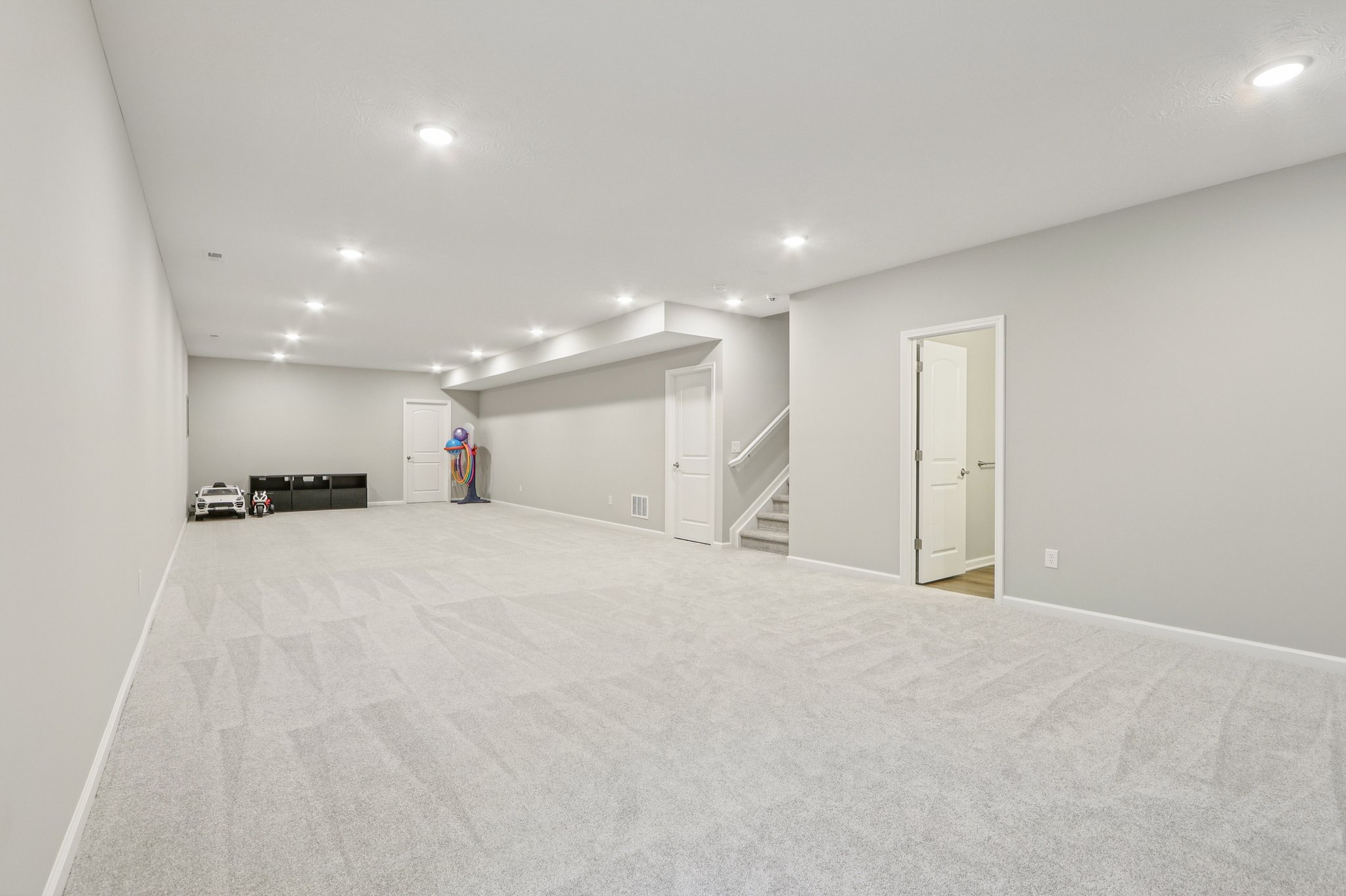 Bishop Birch Pl-S2803-028.jpg